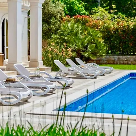 Σπίτι διακοπών Stylish Kzey, Private Pool Σπλιτ